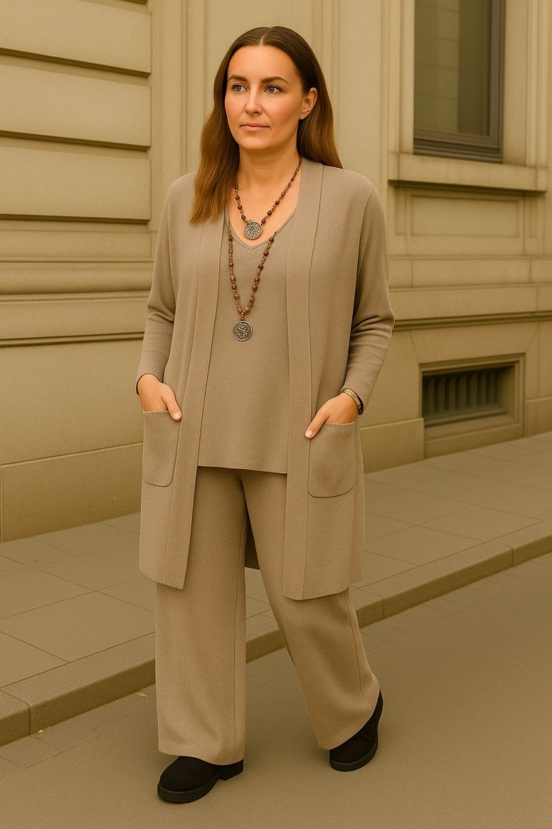 Džūlijas kardigāns, tops un bikses